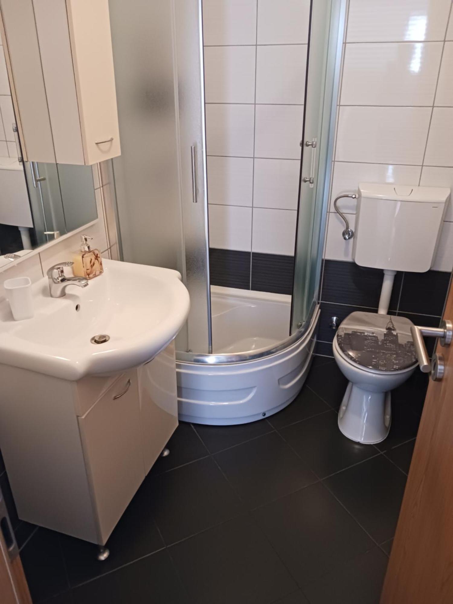 Apartmani Petra プリモシュテン エクステリア 写真