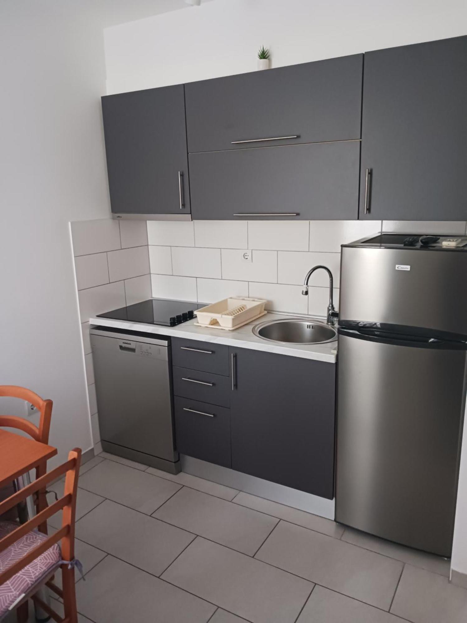 Apartmani Petra プリモシュテン エクステリア 写真